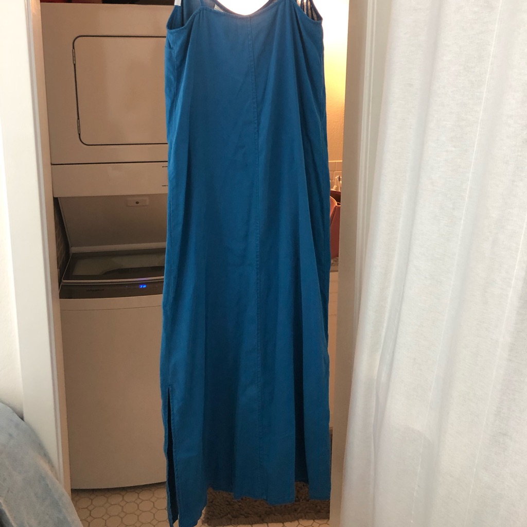 Billabong Dress Xs Midid Length With Slits On Both Sides Never Worn.